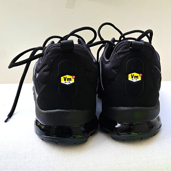 Size 13 - Nike Vapormax Plus - Triple Black Dark Gray - Picture 4 of 7